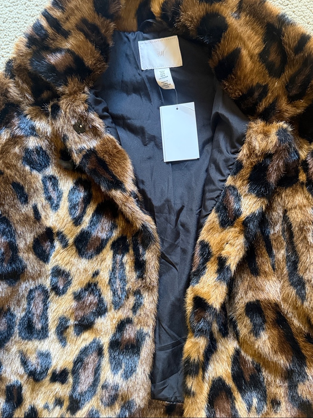 NWT H&M Fluffy Faux Fur Short Jacket Dark Beige / Leopard Print Size M - Picture 4 of 4